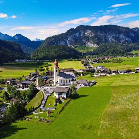 Dorfcafe Unken Hotelpension Swirtshaus Im Dorf Eksteriør billede