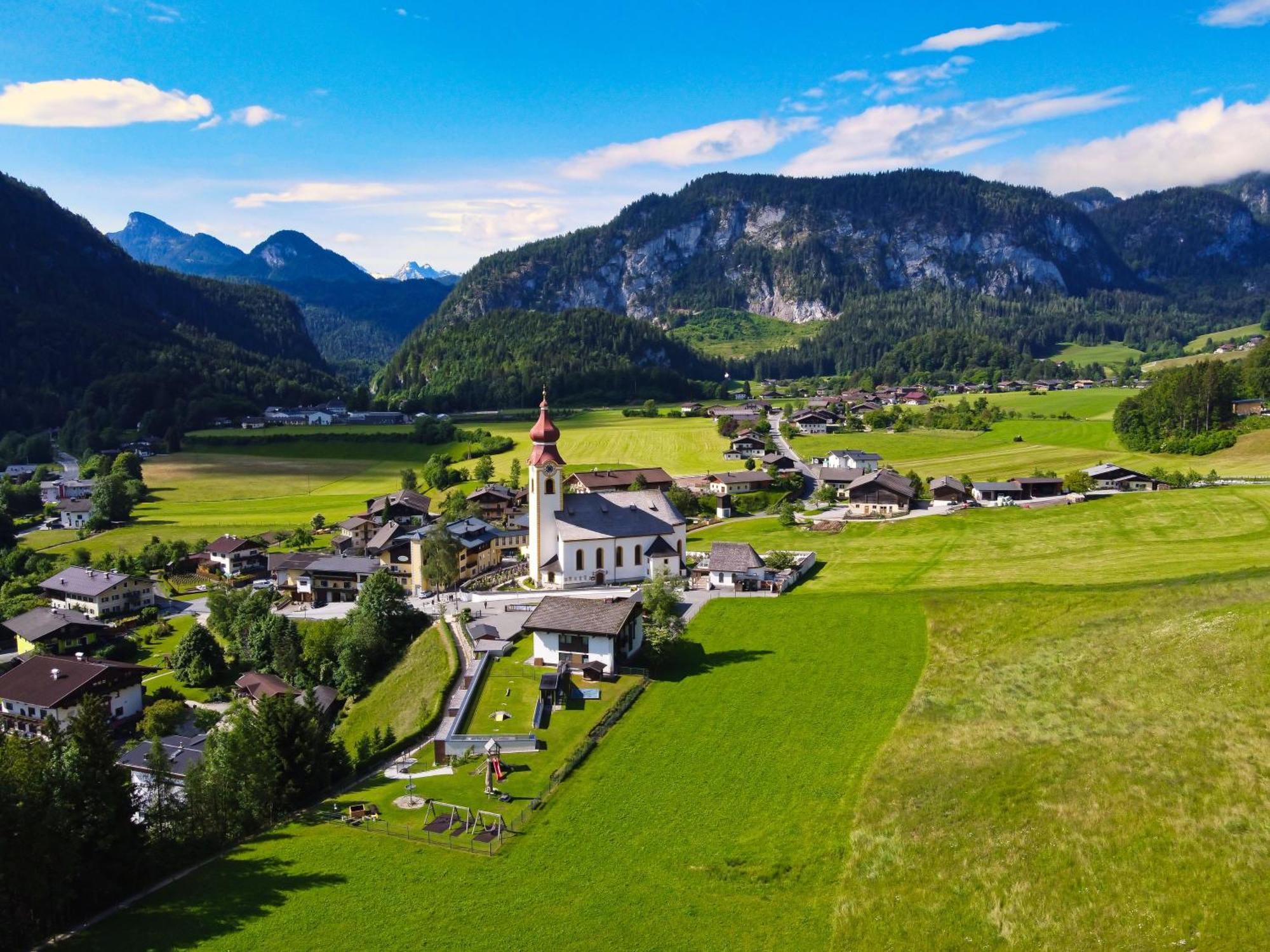 Dorfcafe Unken Hotelpension Swirtshaus Im Dorf Eksteriør billede